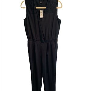 NWT ANN TAYLOR SLEEVELESS BLACK V NECK JUMPSUIT SZ XS